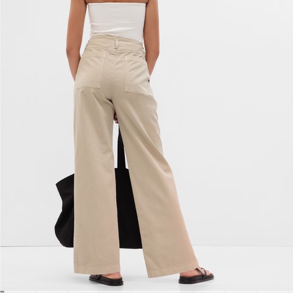 NWT Gap mid rise khakis - Picture 2 of 4
